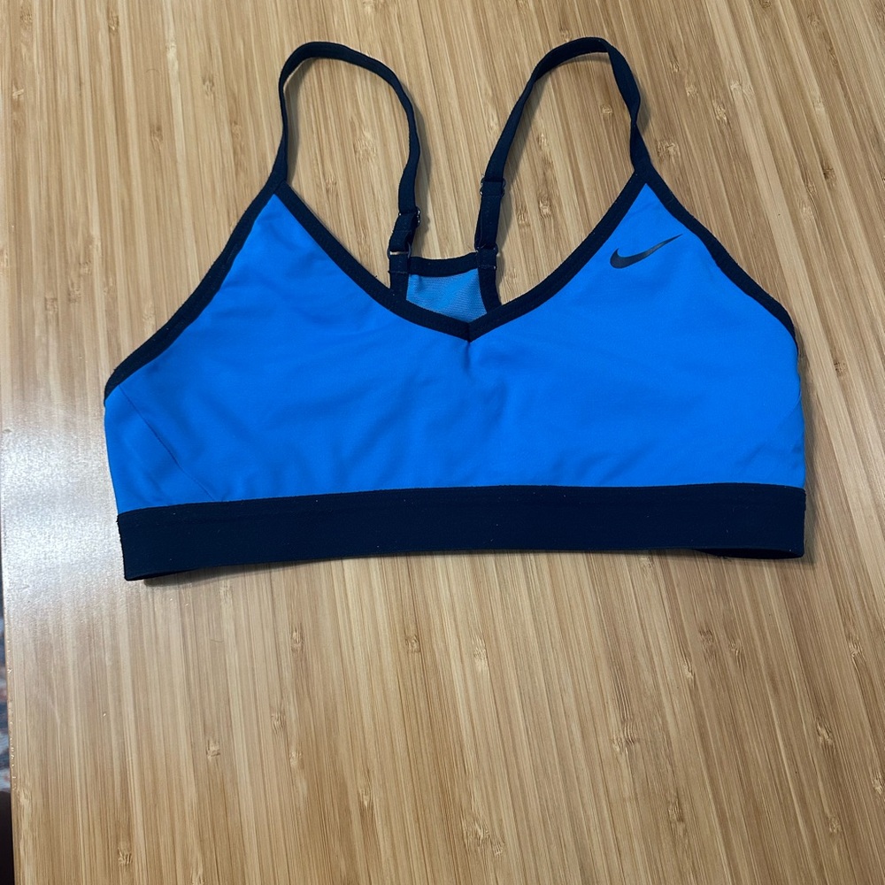 Nike Women's Sports Bra - Size Medium